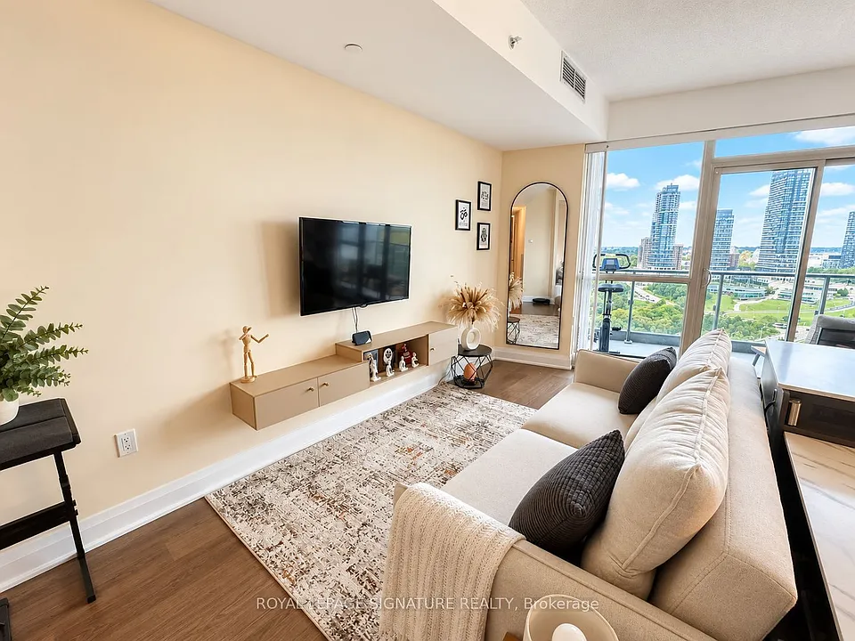 160 Vanderhoof Ave #1616