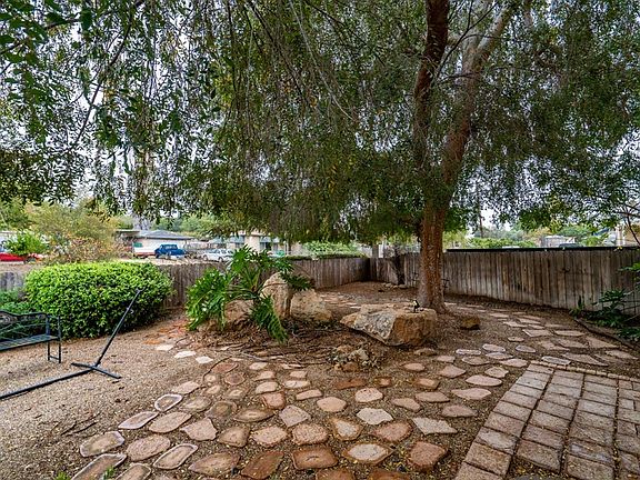 3rd image of 9246 Marilla Dr
