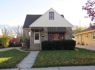 2915 E Allerton Ave, St Francis, WI 53235
