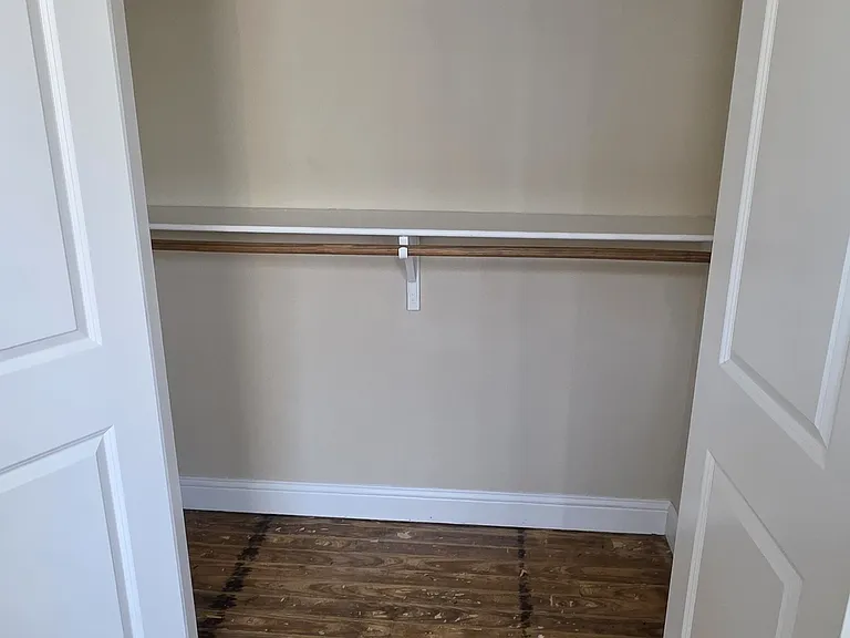 700 Franklin Ave #14 — Photo 10