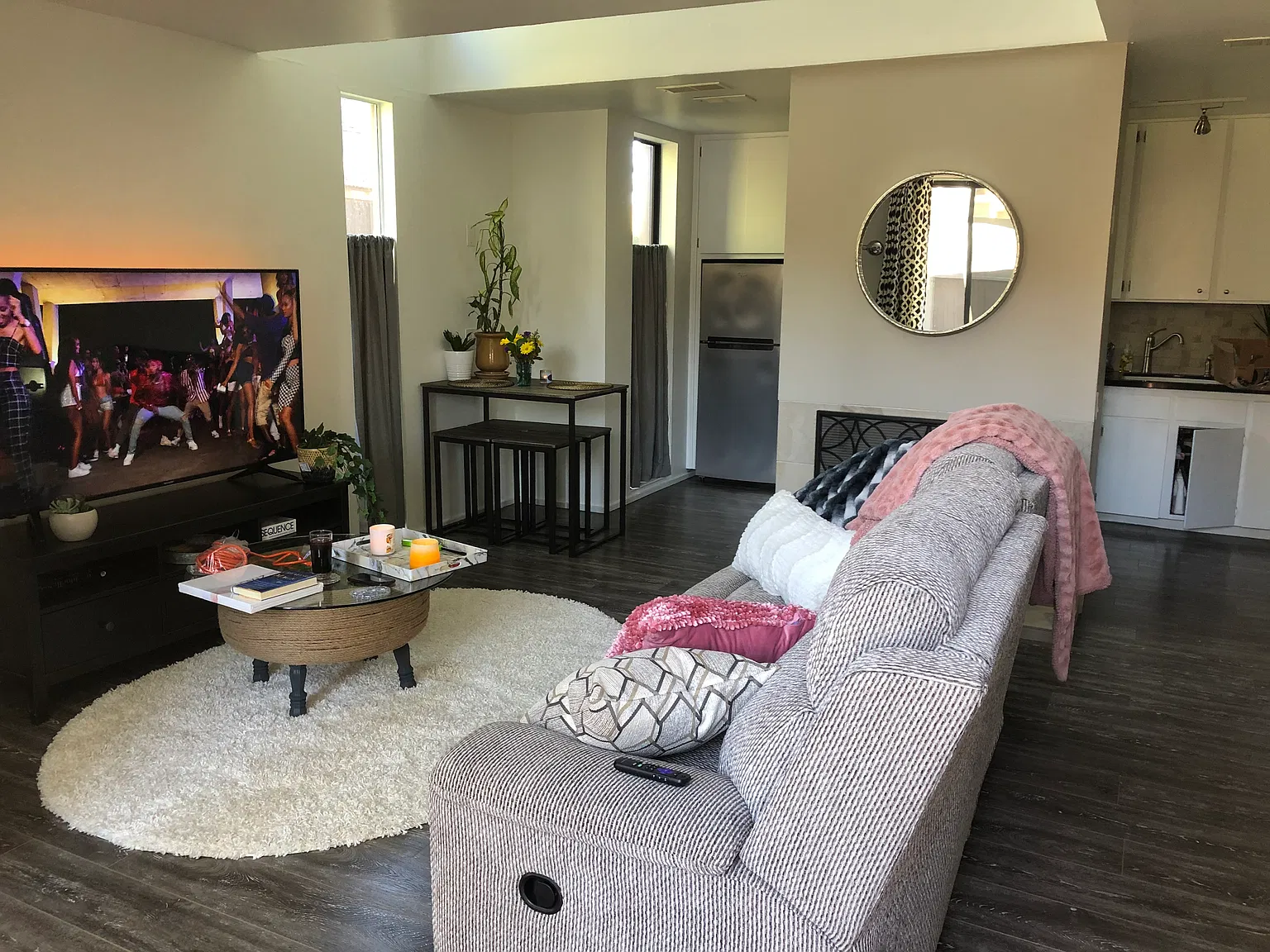 1 bed, 810 sqft, $1,800 — Photo 3