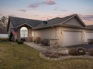 511 Cochran Dr, Crown Point, IN 46307