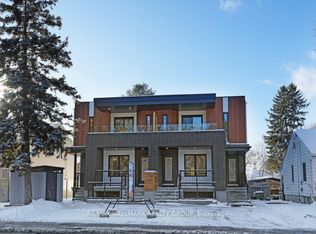 956 Fisher Ave #B, Ottawa, ON K1Z 6P4