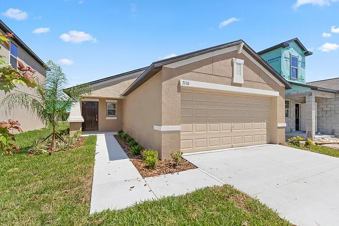 3 bed, 2.0 bath, 1267 sqft, $2,075 — Photo 3