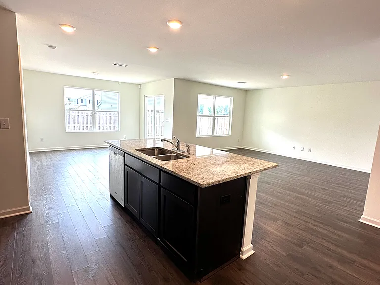 7411 Tulip Trestle Ct — Photo 8