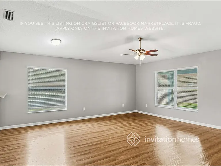 3282 Merrick Ave — Photo 4