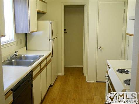 4th image of 7204 Gaslamp Ln