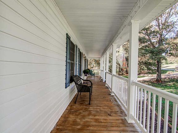 3rd image of 2143 Twin Lake Dr