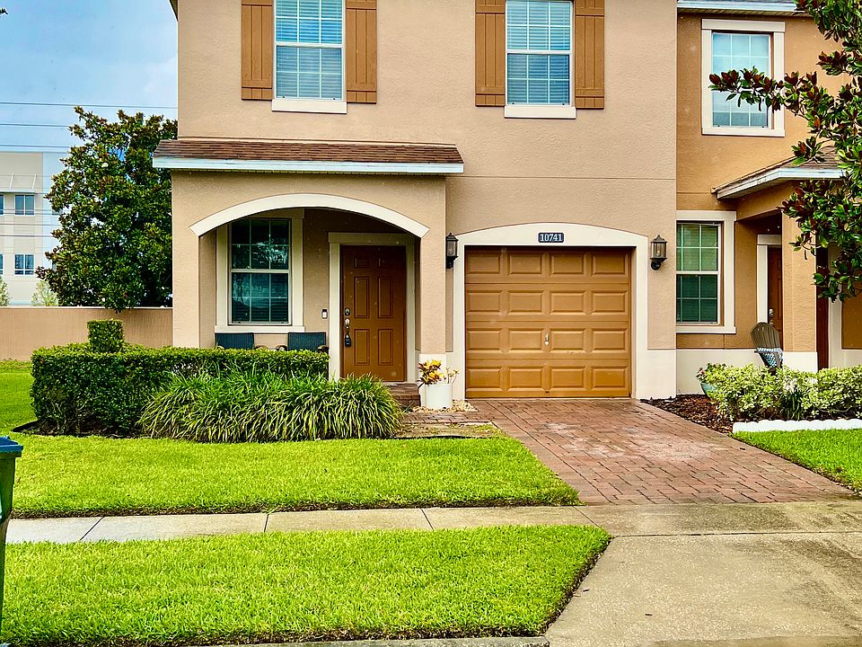 1st image of 10741 Savannah Landing Cir