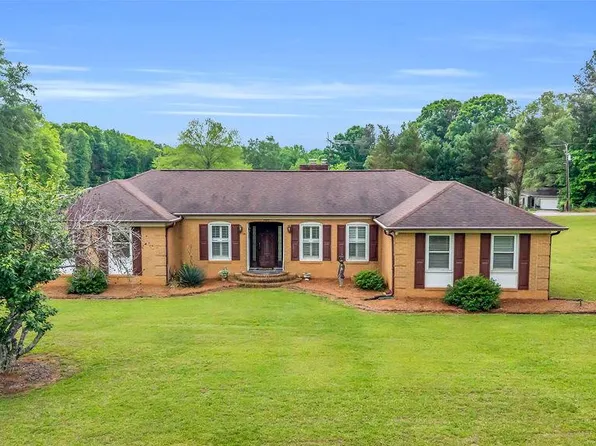 1527 Pinehaven Street Ext, Laurens, SC 29360