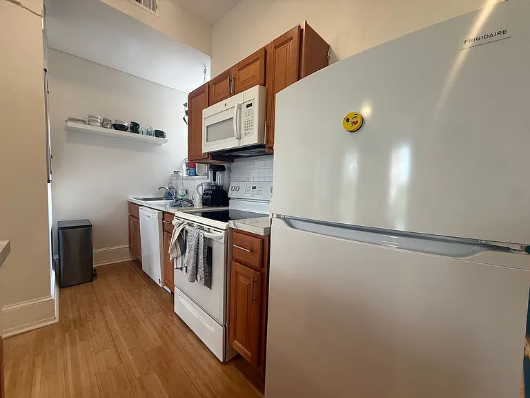 2304-08 Locust Street — Photo 5