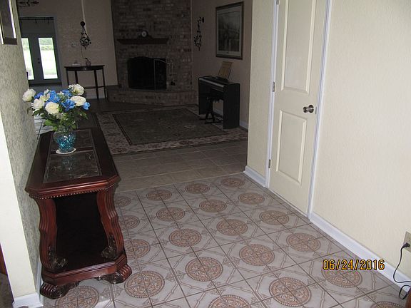 2nd image of 110 Twin Oaks Dr