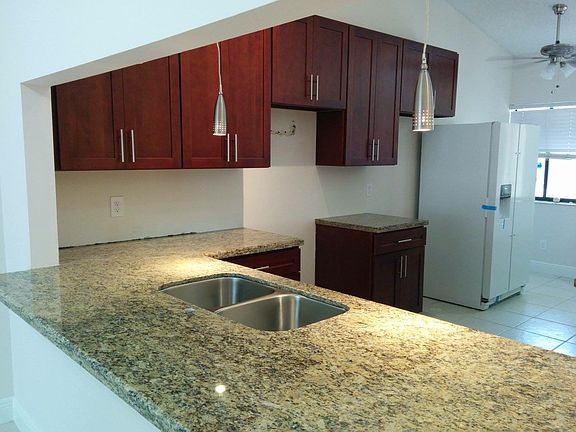 3rd image of 11152 NW 38th Pl