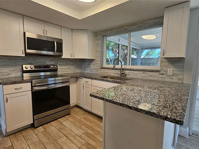6412 Pawling Ave — Photo 8