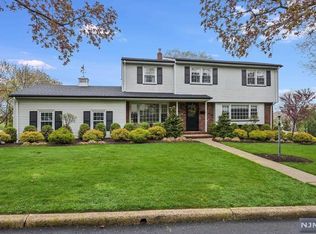 360 Forest Dr, Englewood Cliffs, NJ 07632
