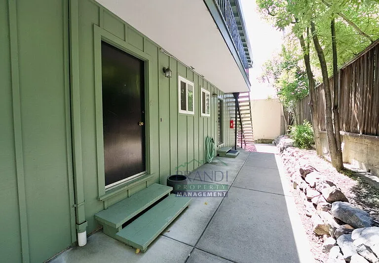 1562 Sir Francis Drake Blvd #4 — Photo 2