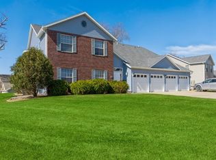 6105 Greenbriar Ln SW UNIT B, Cedar Rapids, IA 52404