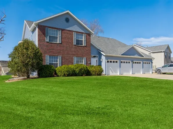 6105 Greenbriar Ln SW Unit B, Cedar Rapids, IA 52404
