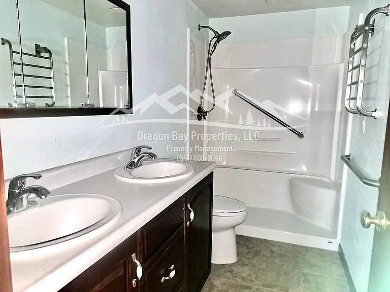 1025 Garfield Ave — Photo 11