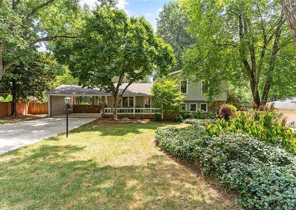 1st image of 2924 Seagull Dr NW