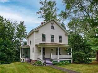 30 Hillcrest Pl, Amherst, MA 01002