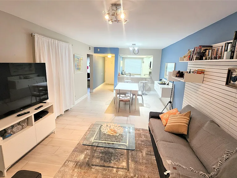 600 Egret Cir #7201 — Photo 6