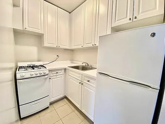 Rented by Brown Harris Stevens | media 7