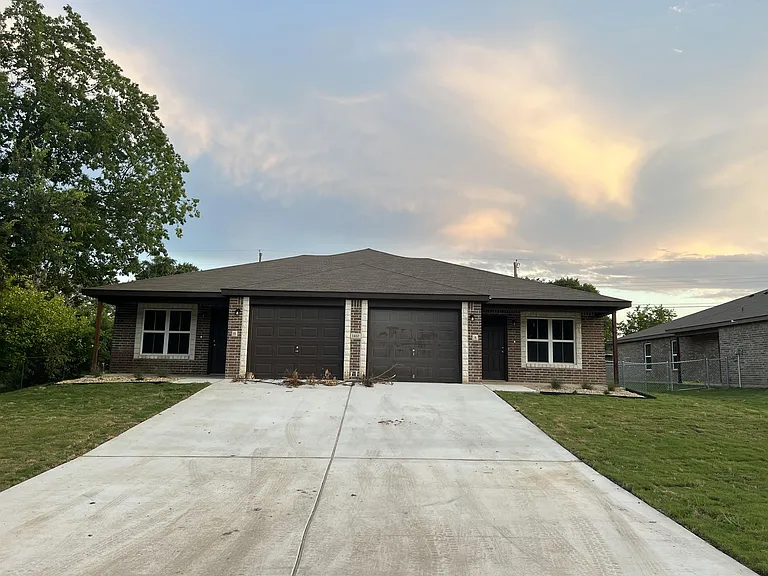 1410 Hopi Trl #A — Photo 1