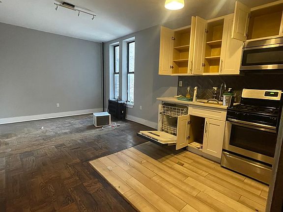 5th image of 481 Concord Ave #5J