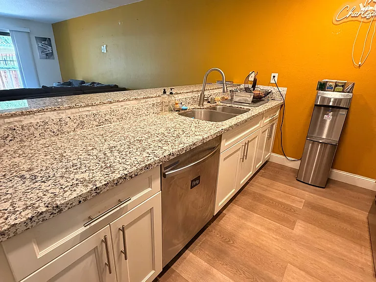 Peppermill Cir — Photo 4