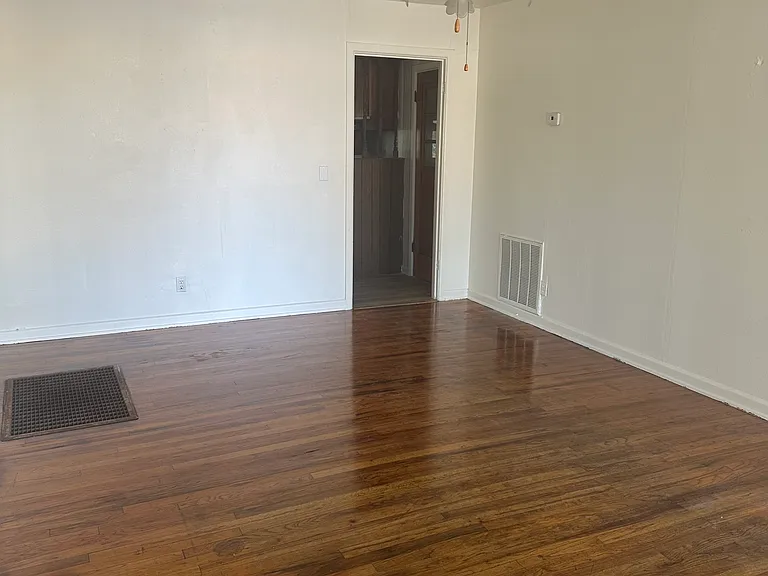 311 Elliott St — Photo 2