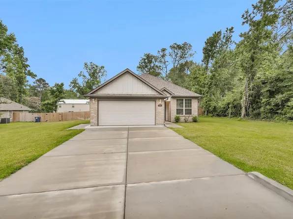 11158 Lake Dr, Willis, TX 77378