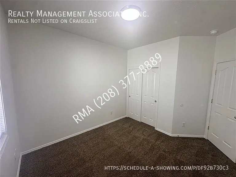 11760 W Kings Canyon St — Photo 6