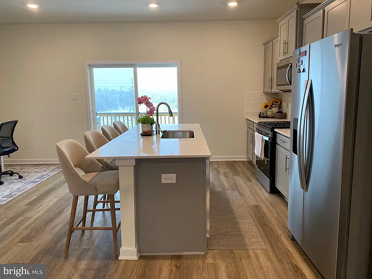 7530 Daybreak Dr — Photo 12