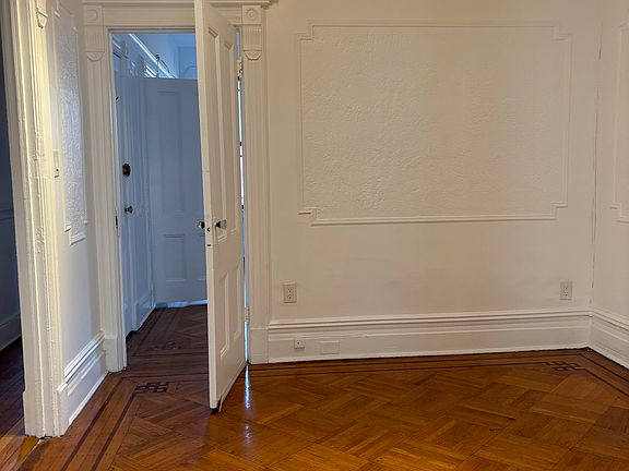 4th image of 181 Rogers Ave #2
