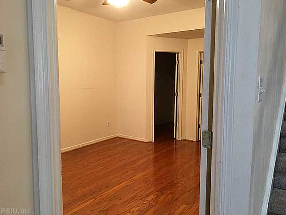 2nd image of 104 Wexford Ct
