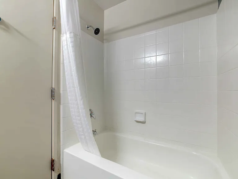 Studio Suite - 1 Queen Bed