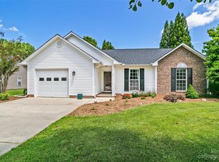131 English Oak Rd, Fletcher, NC 28732