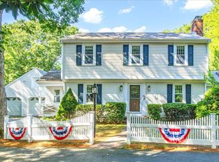 40 N Hill Dr, North Falmouth, MA 02556