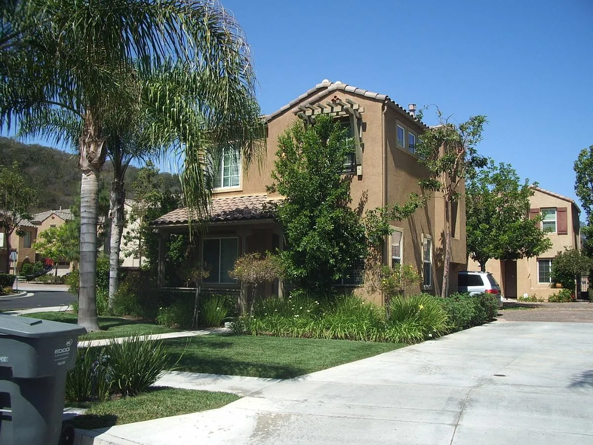 3 bed, 2.5 bath, 1554 sqft, $3,600 — Photo 1