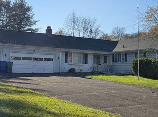 9 Mallard Dr, Bloomfield, CT 06002