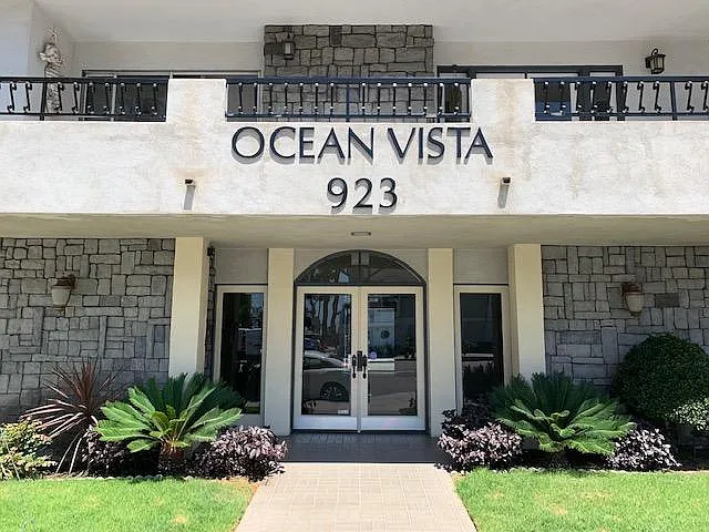 2 bed, 983 sqft, $2,900 — Photo 1