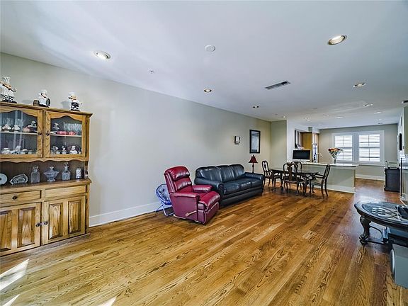 5th image of 6352 Oriole Dr