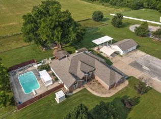 62923 E 255th Ct, Grove, OK 74344