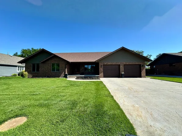214 Spruce Rd, Goodland, KS 67735
