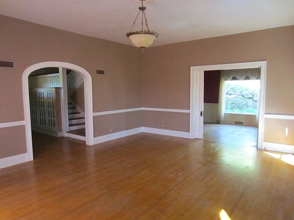 4th image of 505 E Poplar St