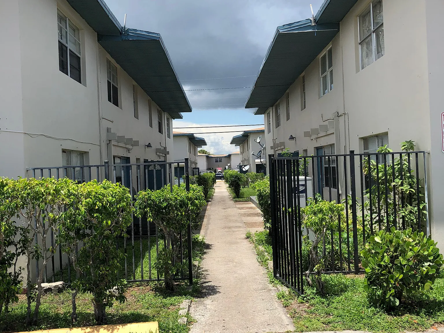 2 bed, 1.0 bath, 850 sqft, $1,800 — Photo 1