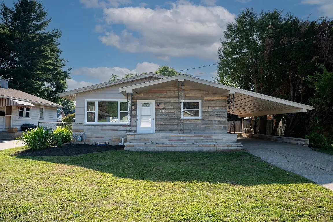 316 Putnam Dr photo 1