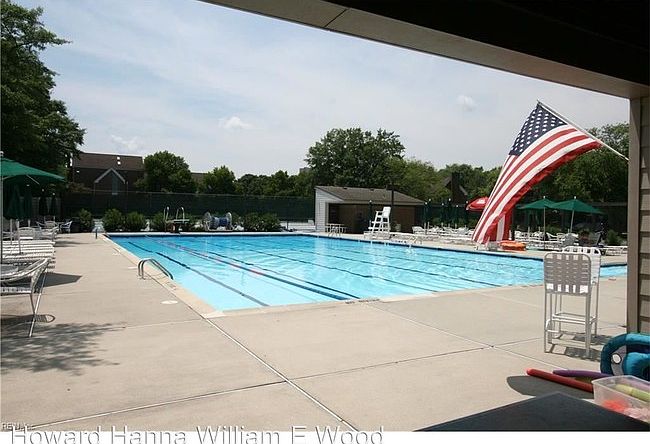 2nd image of 696 Mowbray Arch APT 250