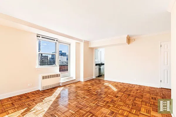 Rented by Halstead Real Estate | media 28